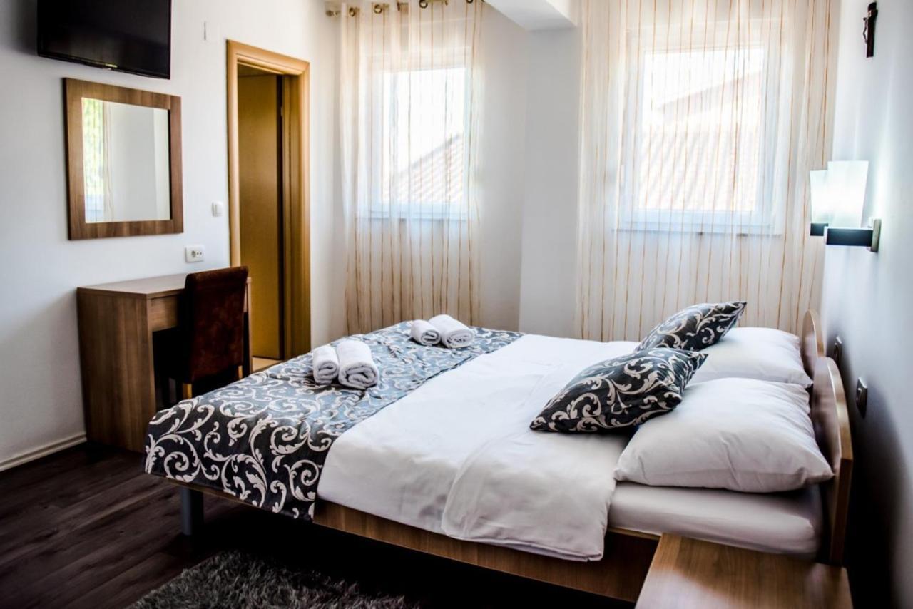 Hotel Villa Monako Međugorje エクステリア 写真