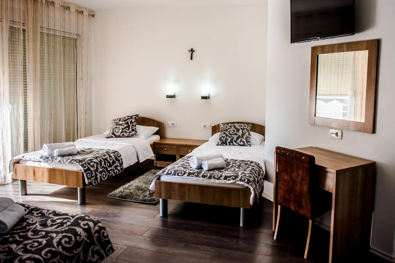 Hotel Villa Monako Međugorje エクステリア 写真